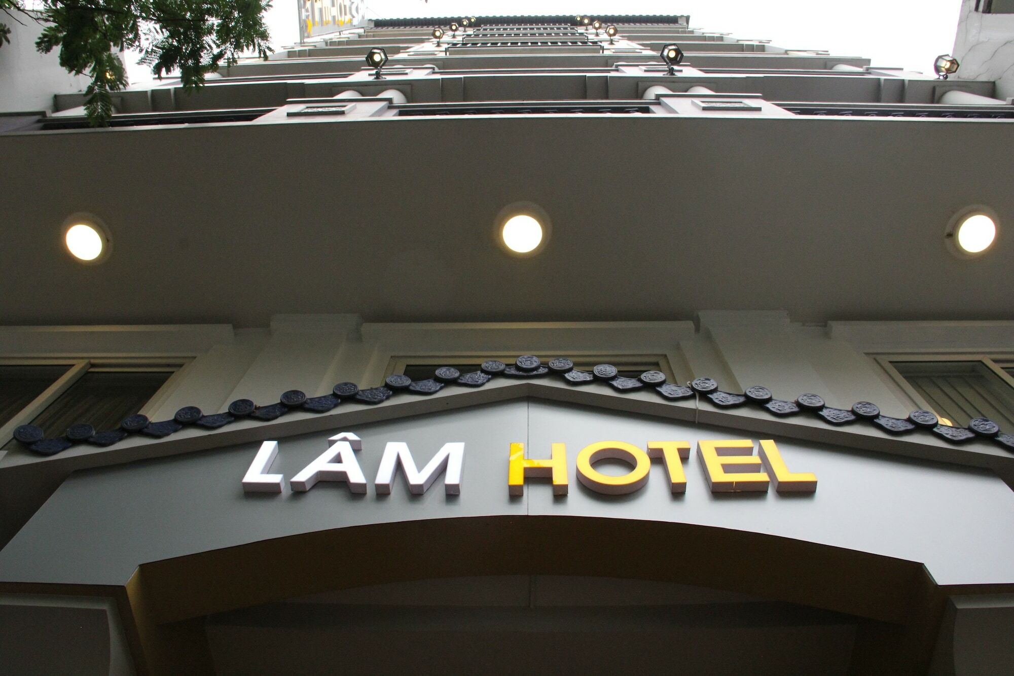 Khách sạn Lam 2*